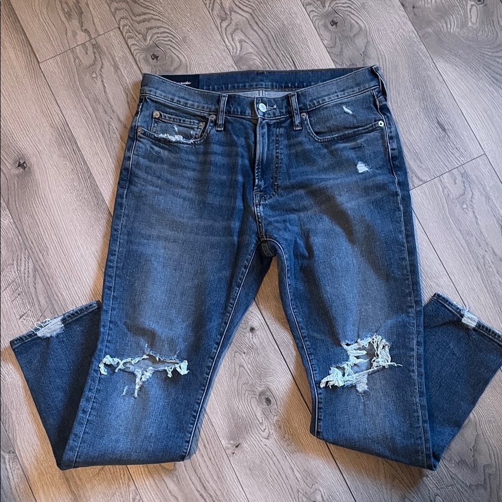 Abercrombie & Fitch Men's Ripped Denim Jeans - Picture 9 of 9